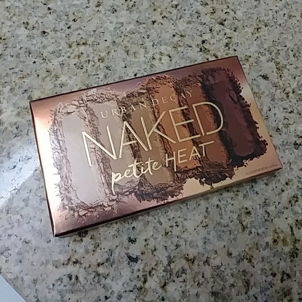 Mini urban decay heat pallet